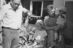 Daniel und Dirk mit Oma und Opa